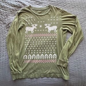 Reindeer long sleeve shirt medium